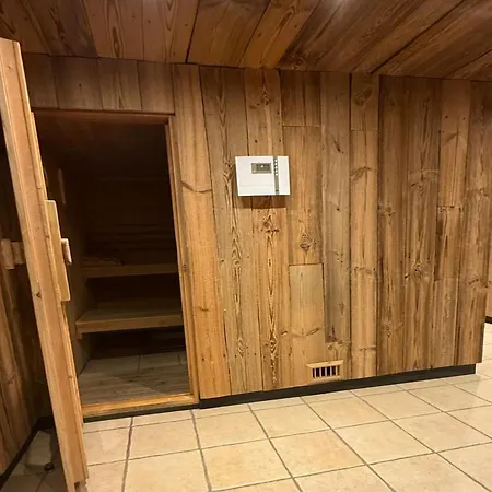 Chalet Retreat With Sauna Robertville